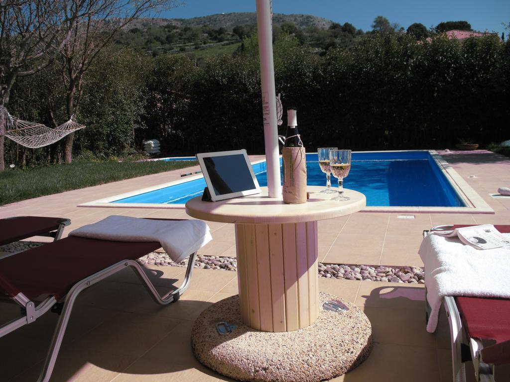 Exanthia Villas Apartment