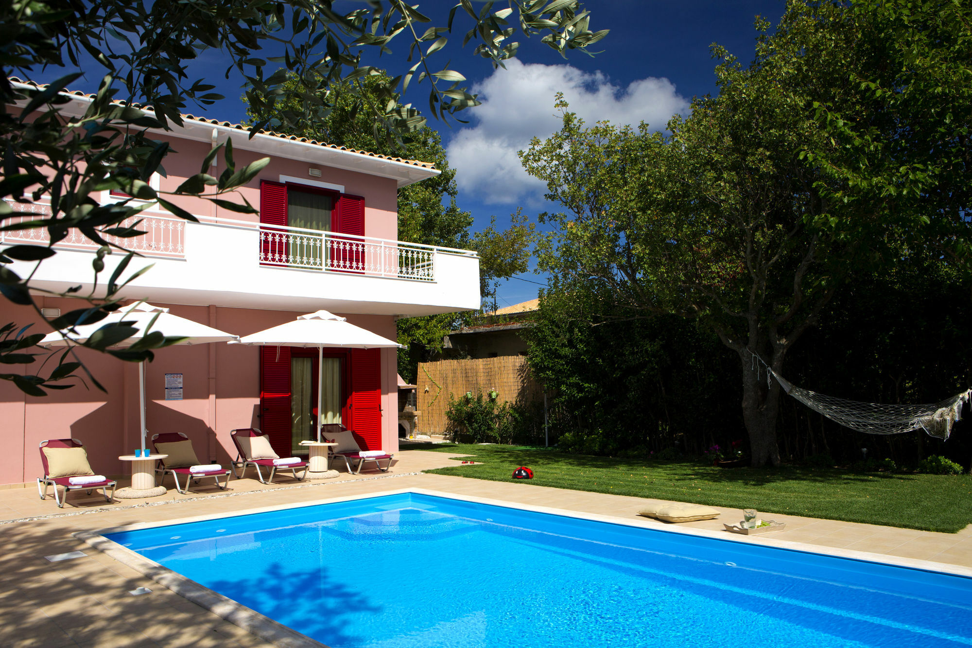Exanthia Villas *