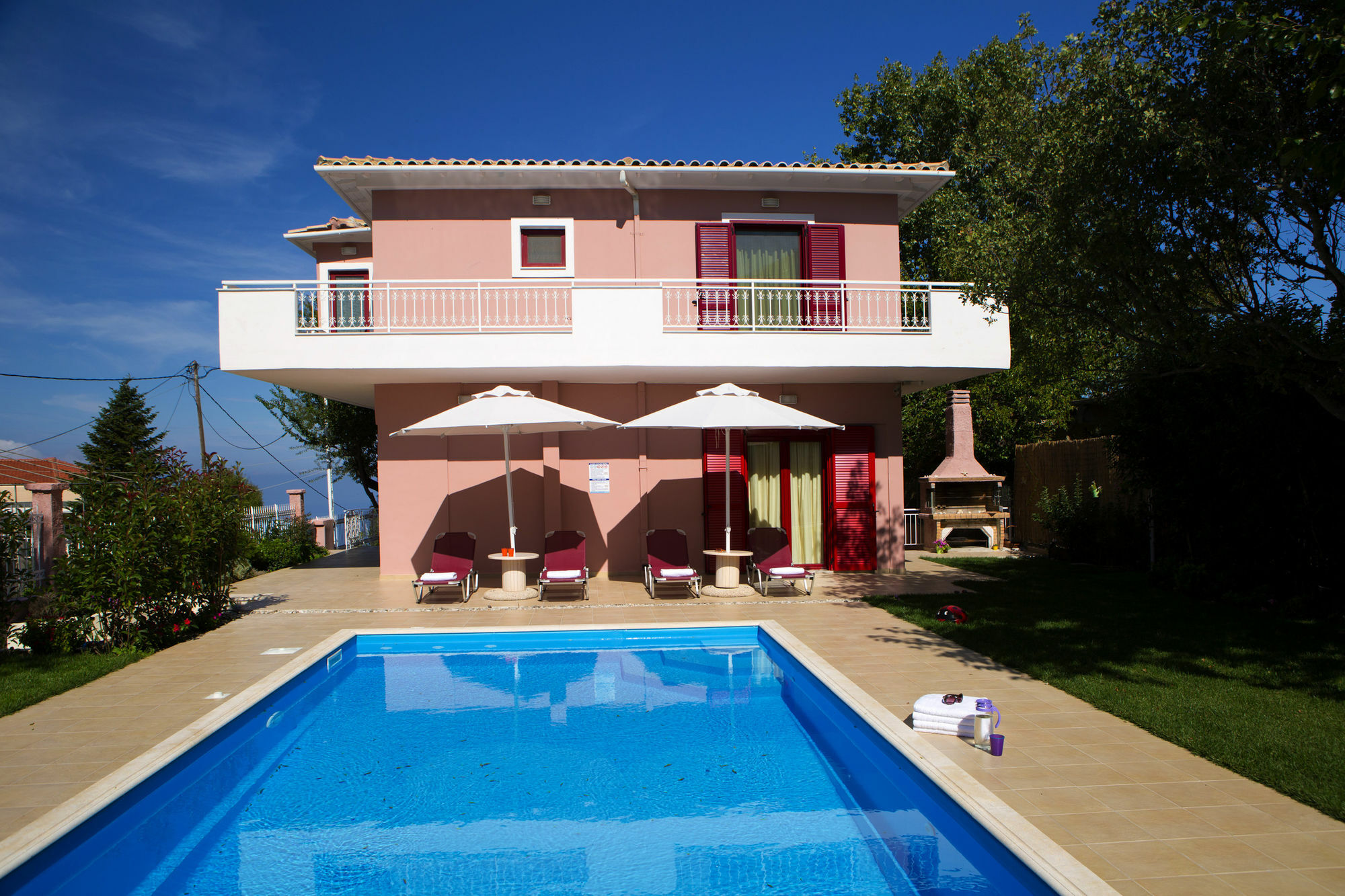 Exanthia Villas *